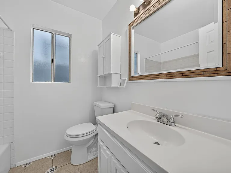 1815 W Balboa Blvd — Photo 9