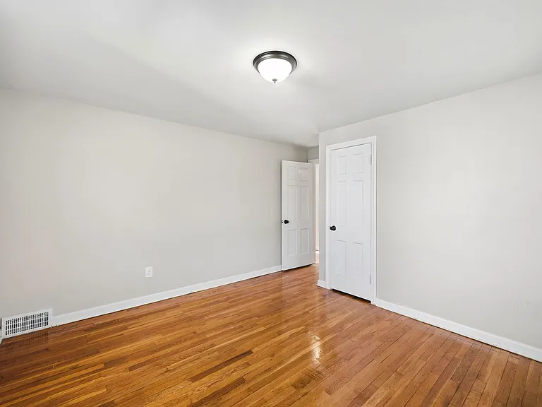 26900 Forestview Ave — Photo 18