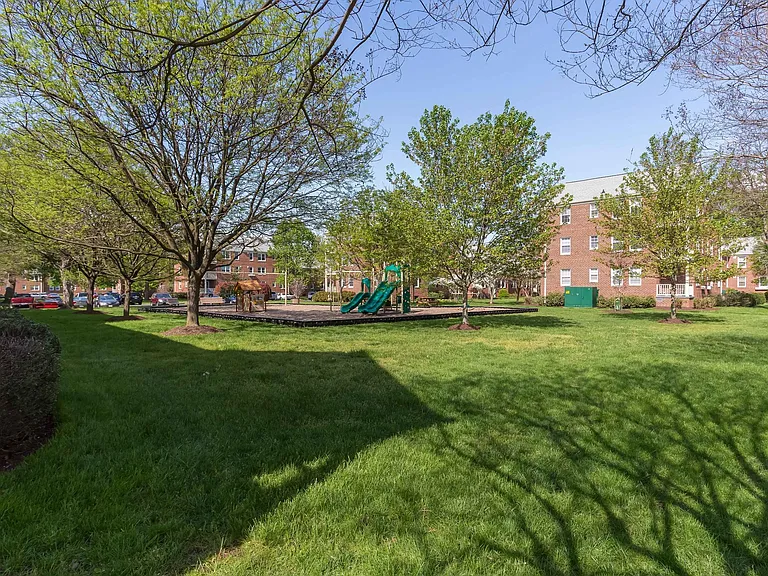 6605 Potomac Ave #A1 — Photo 33