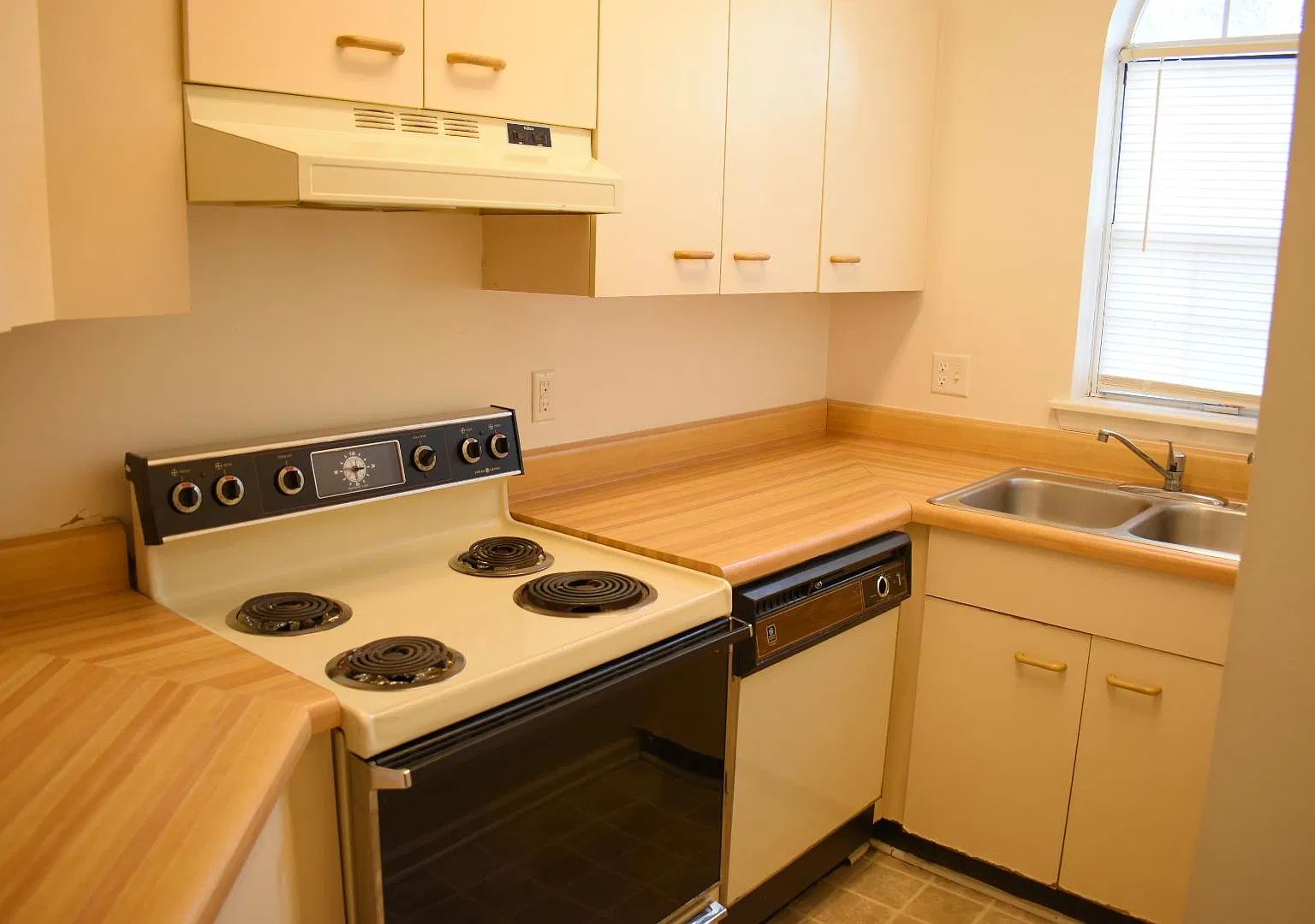 4250 Wilshire Blvd — Photo 3
