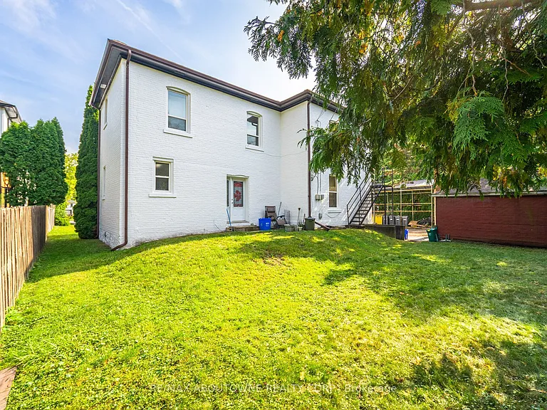 486 Holtby Ave #3 — Photo 17