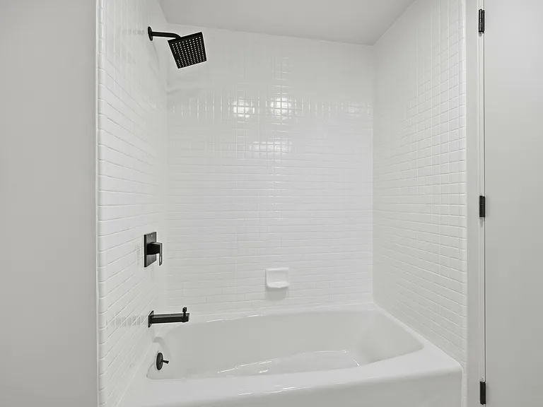 300 Linden St #3 — Photo 19