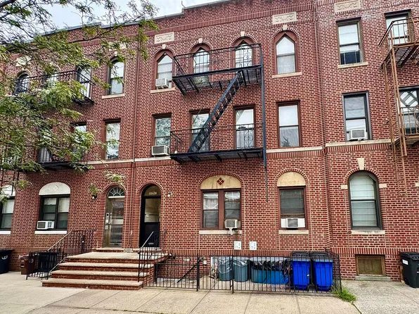 3151 35th St, Astoria, NY 11106