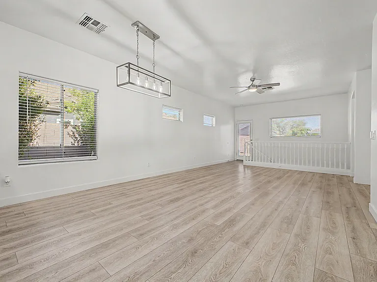 3533 E Joseph Way — Photo 9