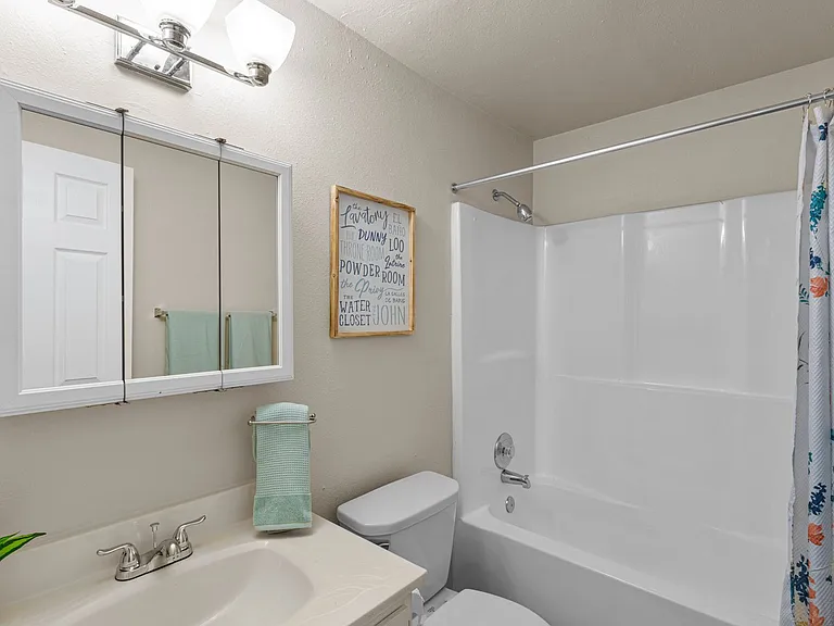Irving Place Apartments — Photo 75