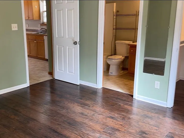 847 Locust St — Photo 13