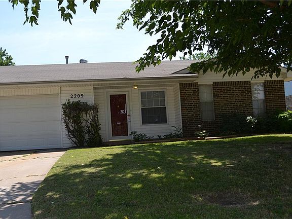2nd image of 2209 N McKinley Ave