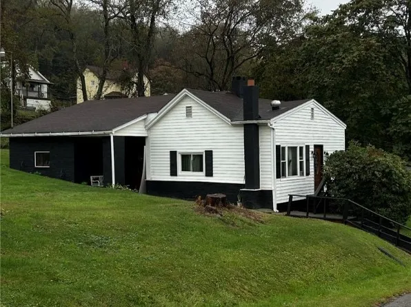 1297 Sunnyside St, East Liverpool, OH 43920