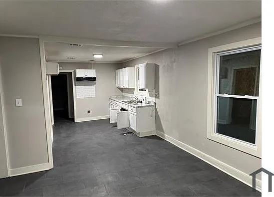2379 Saratoga Ave — Photo 16
