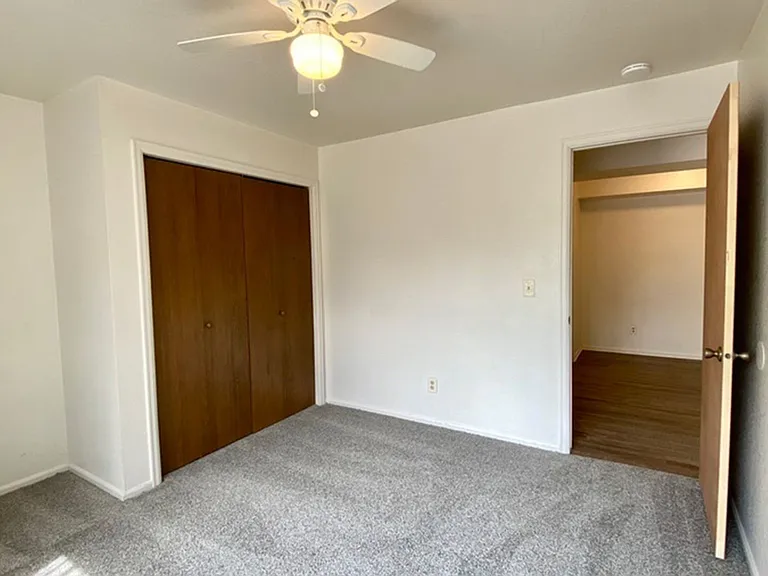 551 W Prentice Ave — Photo 9