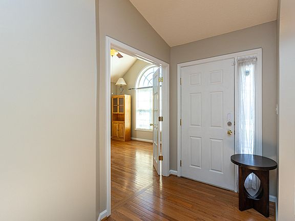 2nd image of 100 Granger Ln
