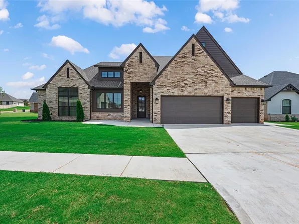 10505 Two Lakes Dr, Yukon, OK 73099
