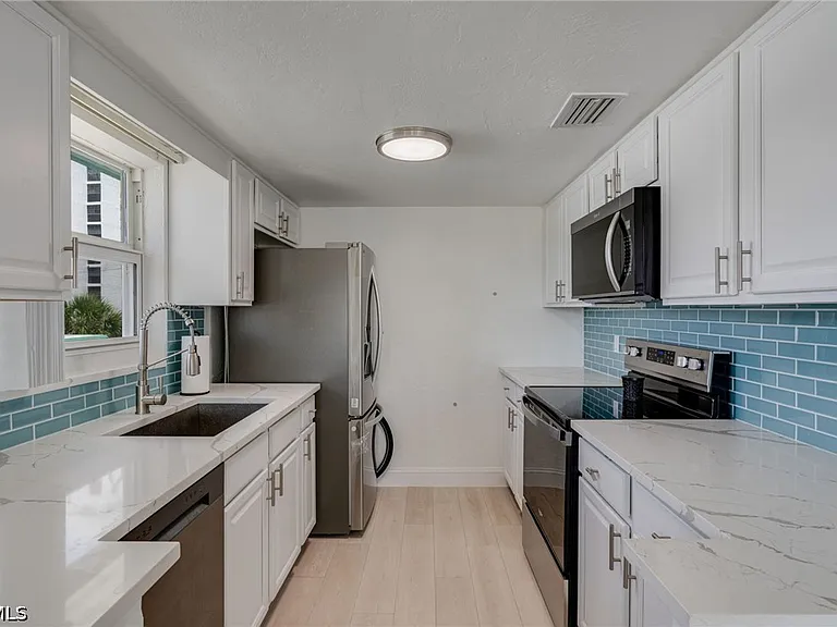 6500 Estero Blvd #H302 — Photo 9