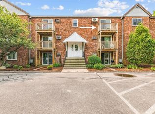 90 Sandwich Rd APT 9-C, Bourne, MA 02532