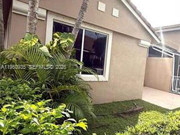 5th image of 15825 SW 11th St #Townhouse 15825