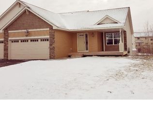 2443 Bridgewater Pl S, Cambridge, MN 55008