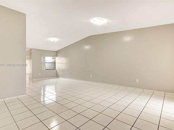 5th image of 1620 SW 124th Pl #1