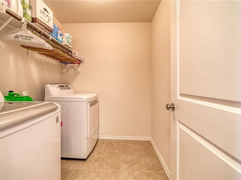 2100 Littleton Dr — Photo 14