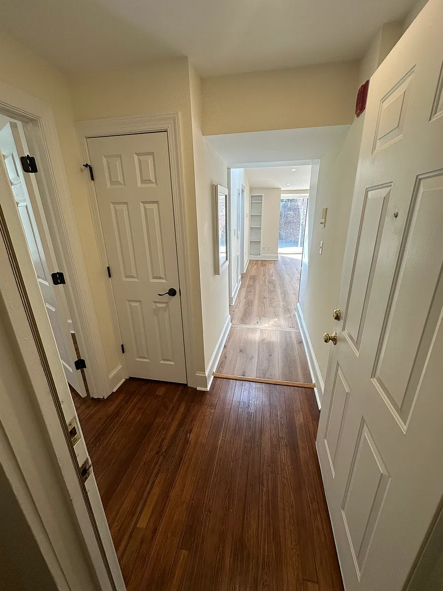 Building Photo - 7904 Germantown Ave #1R