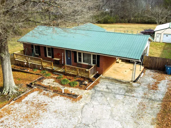 213 Lankford St, Bruceton, TN 38317