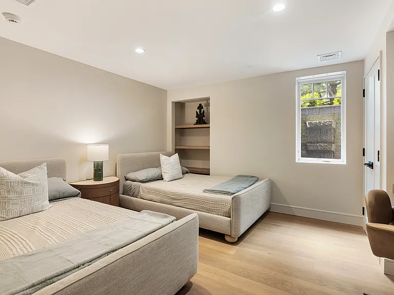 544 Wainscott Northwest Rd — Photo 30