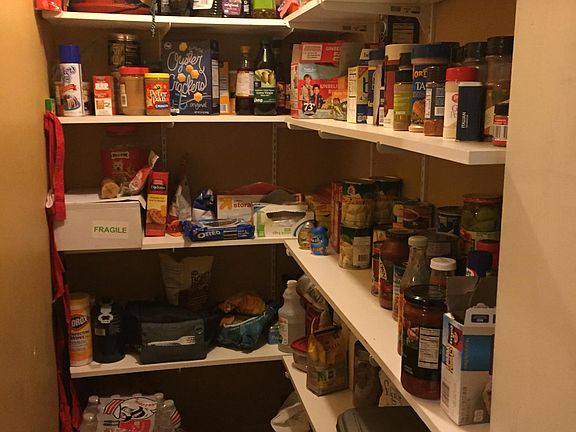 2nd image of 8 E Arcadia Ln