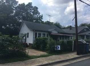 448 1st St SW, Hickory, NC 28602