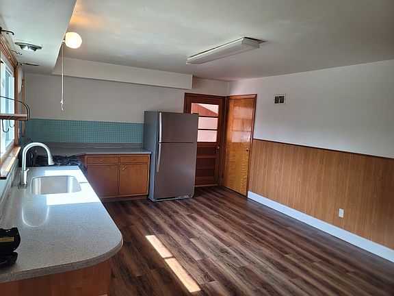 3rd image of 7837 Elton St
