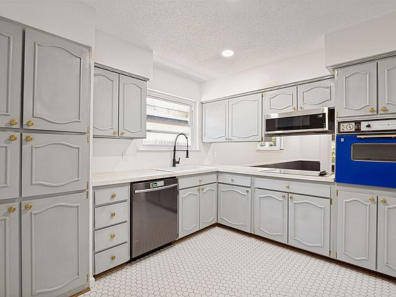 5th image of 2913 David Ln