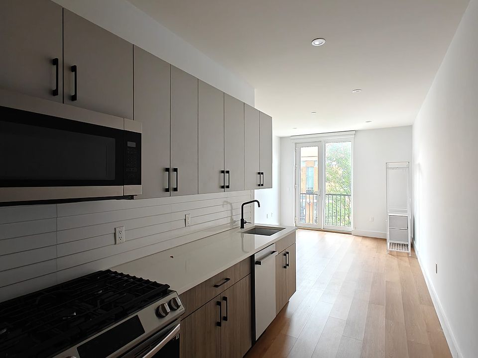 1st image of 509 Martin Luther King Dr #27E