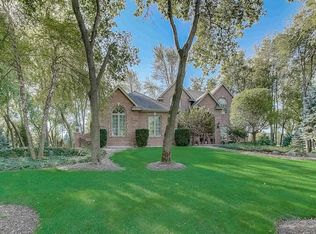 3709 Magnolia Dr, Spring Grove, IL 60081