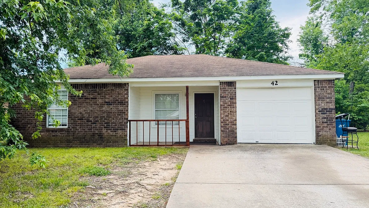2 bed, 926 sqft, $1,450 — Photo 1