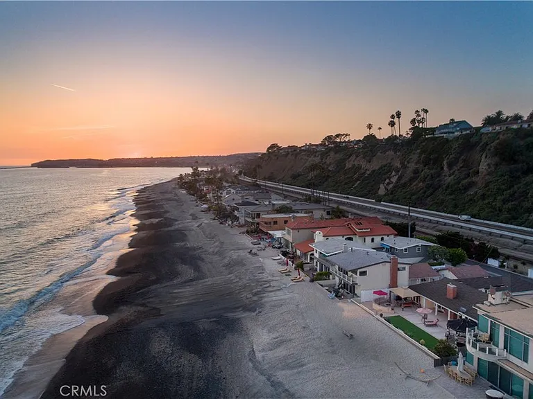 35225 Beach Rd — Photo 2