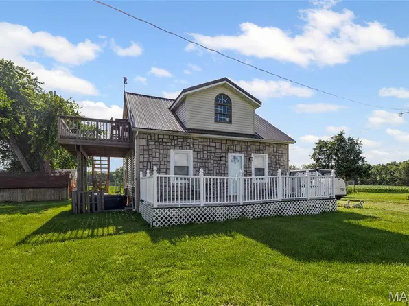 4607 Hoover Rd, Oakdale, IL 62268