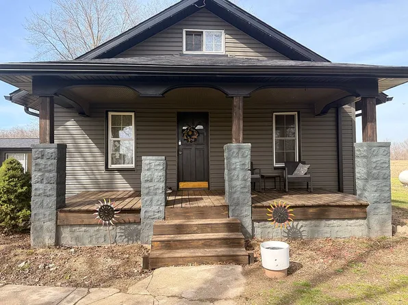 2305 N 1025th St, Ramsey, IL 62080