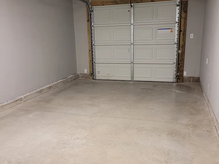 640 W Walnut St — Photo 20
