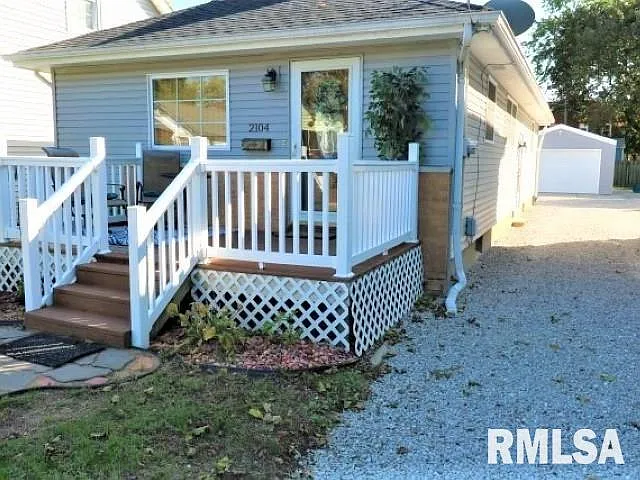 2104 W Ayres Ave photo 1