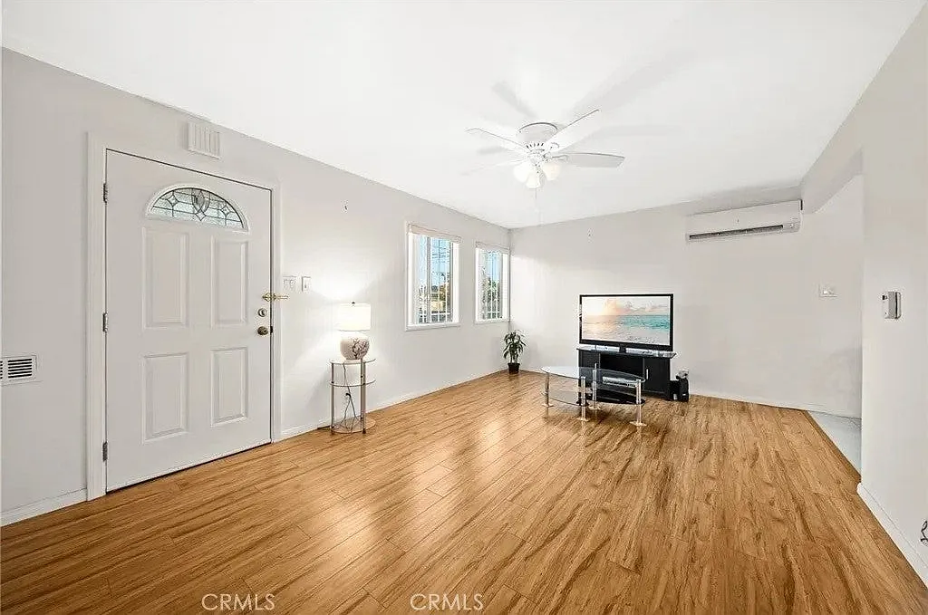 2 bed, 833 sqft, $2,600 — Photo 4