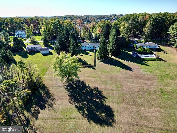 4th image of 1308 Walker Rd
