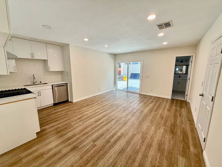 11725 Keith Dr — Photo 3