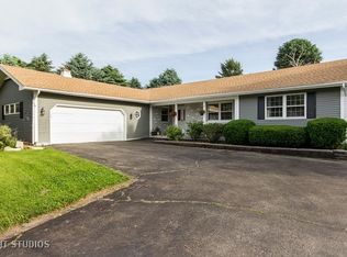 675 Woolley Rd, Oswego, IL 60543