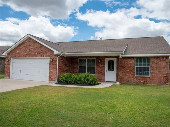 141 Larabie Cv, Giddings, TX 78942