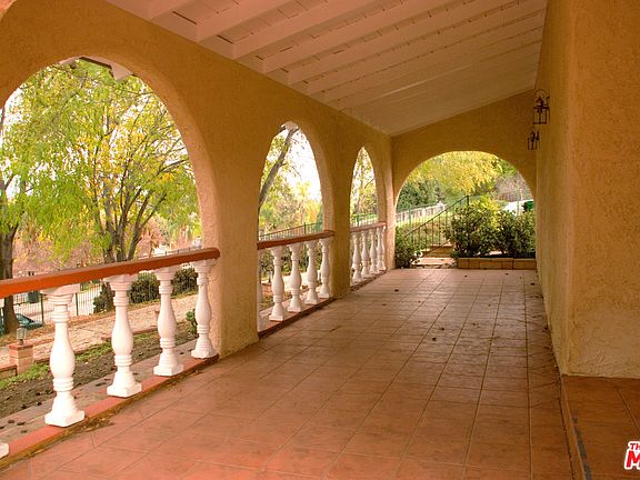 4th image of 3199 Hillview Dr S