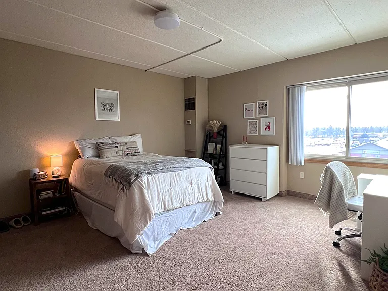 E Street Flats - Student Housing — Photo 82