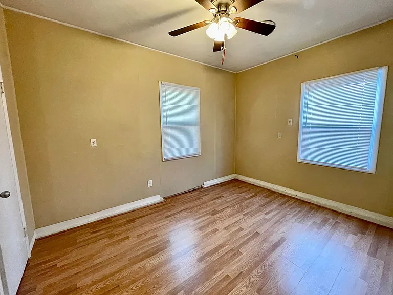 1645 E Cherry St — Photo 11