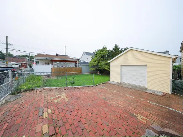 39 Reynolds Street image 19 of 23