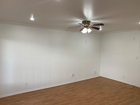 3rd image of 4069 Oakwood Ave APT 2
