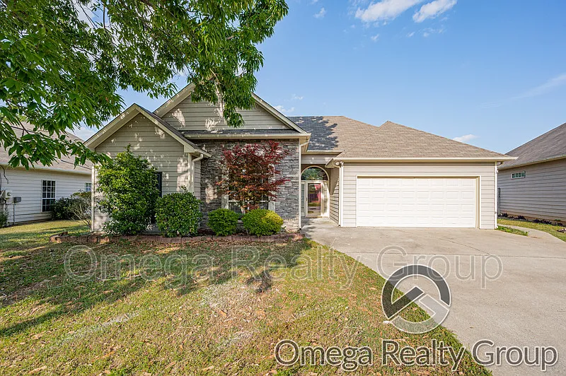 Building Photo - 205 Stonehaven Trce