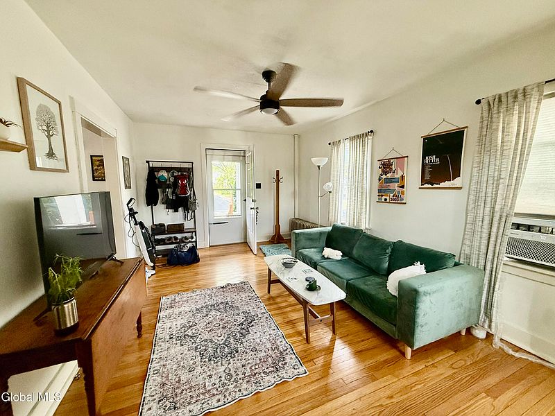 5th image of 304 McCarty Avenue