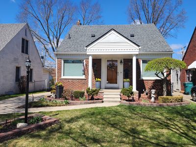2644 Hollywood St, Dearborn, MI, 48124